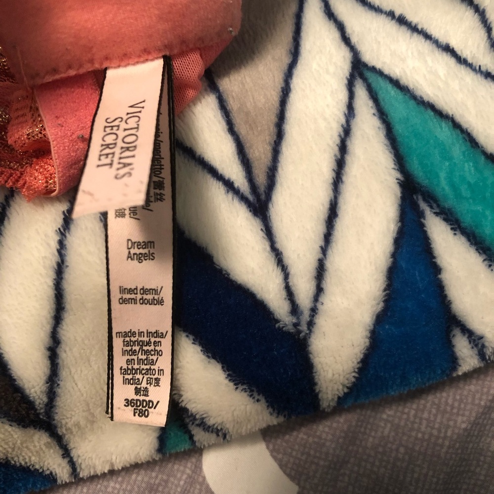 Victoria’s Secret Bra - Picture 4 of 4